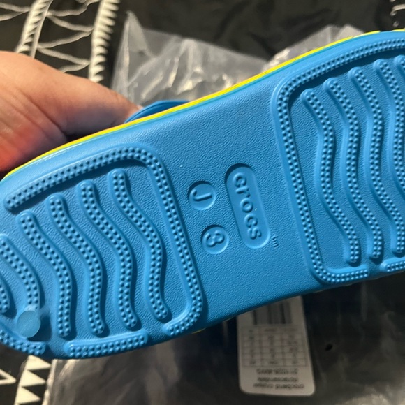 CROCS Kids Blue Sandals with Flower Charm - Picture 3 of 3